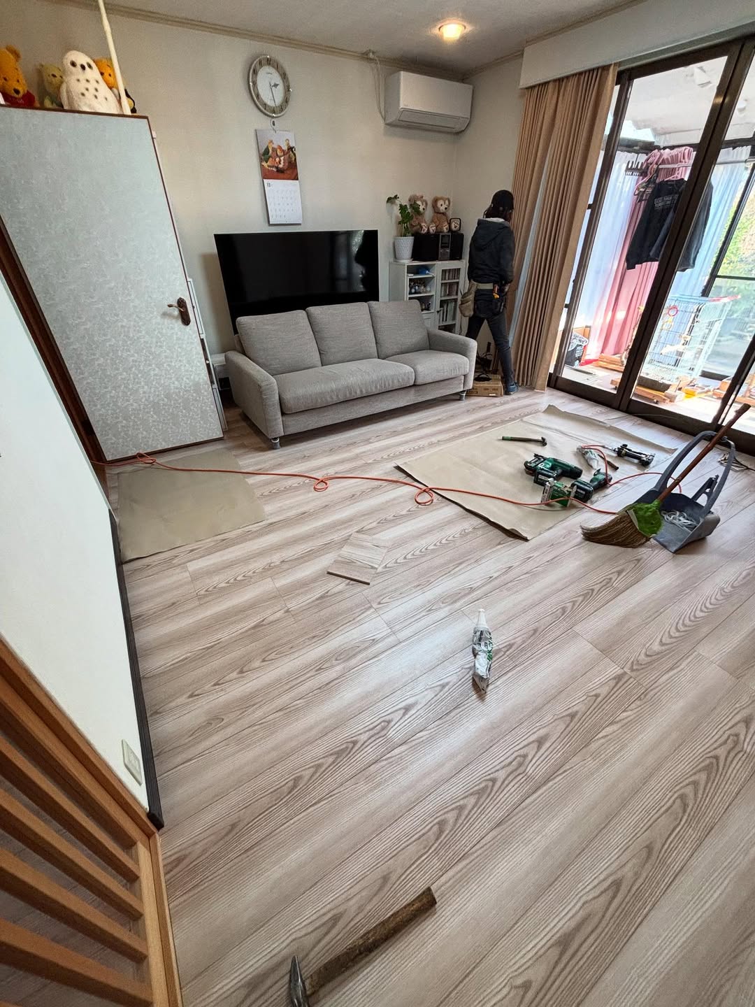 フローリングの上貼り工事