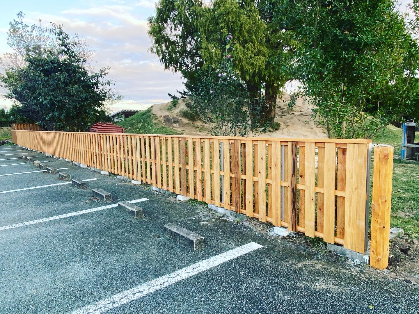 服部工務店 坂塀